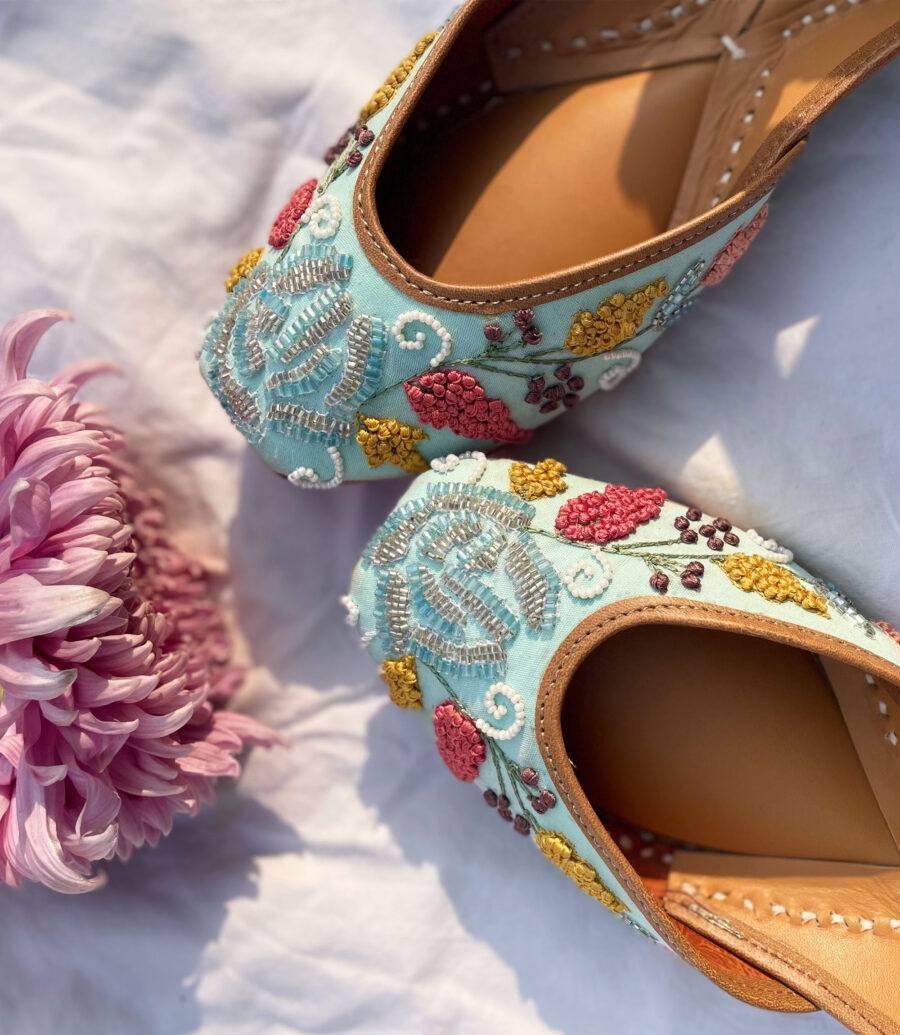 Turquoise Hue Juttis