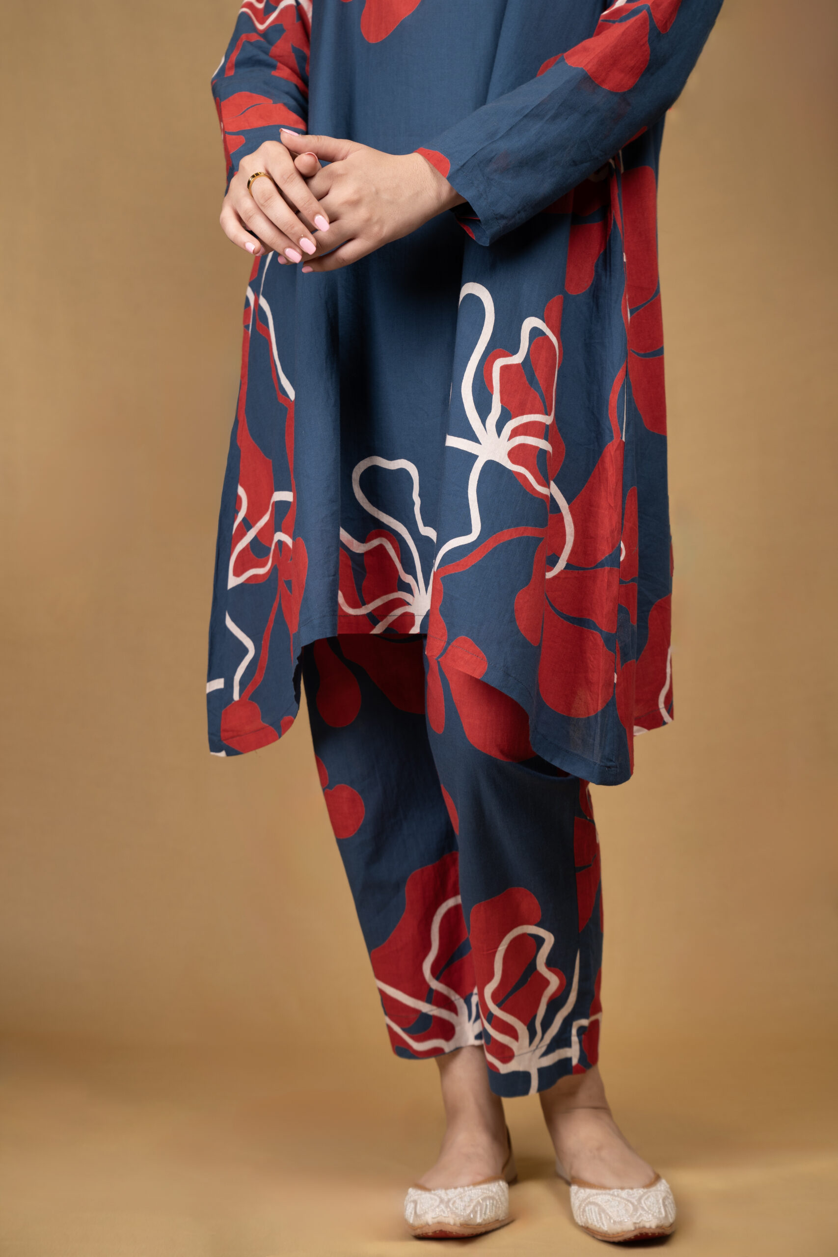 Deep blue printed kurta with straight pants (Co-ord set) - Image 7