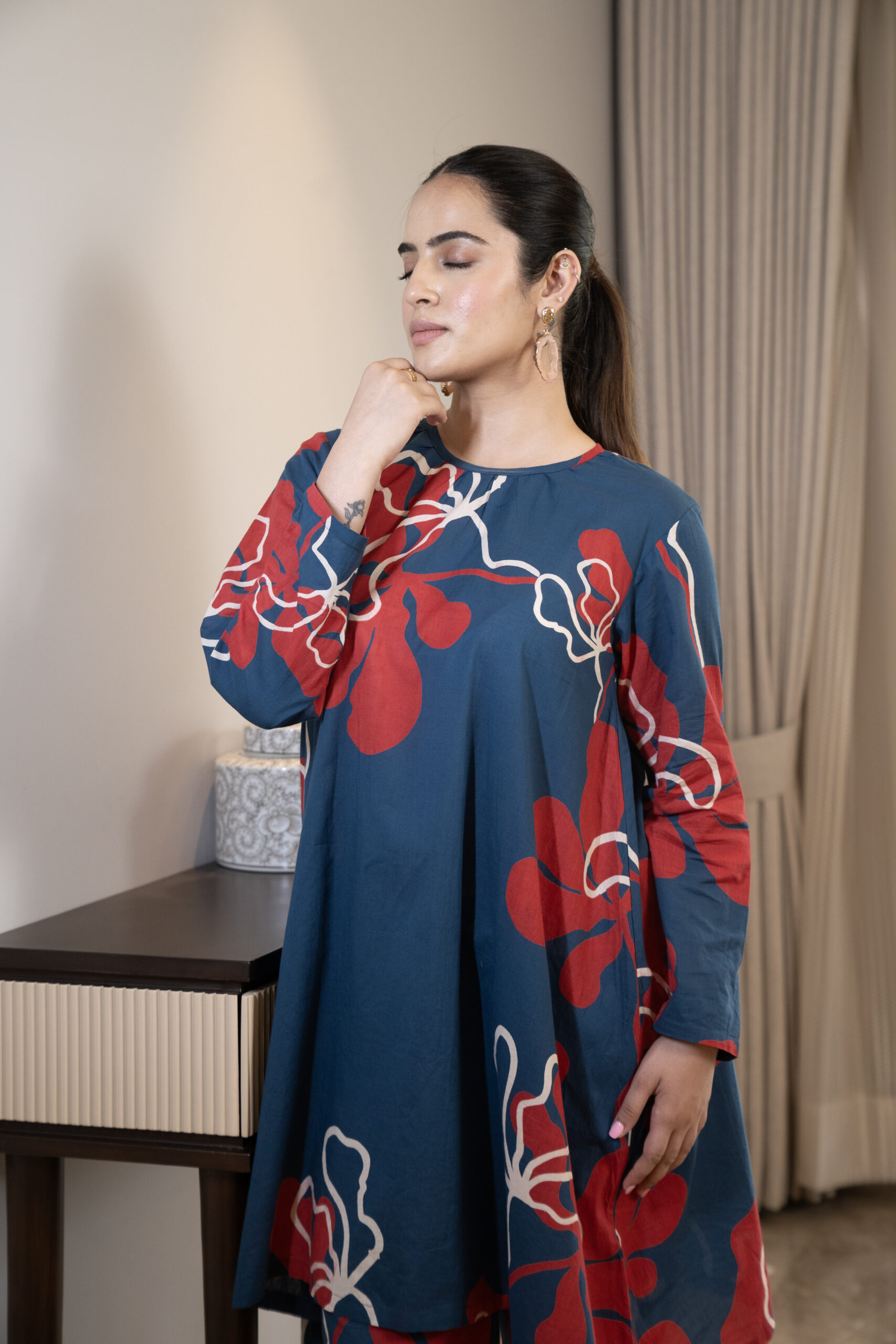Deep blue printed kurta with straight pants (Co-ord set) - Image 2