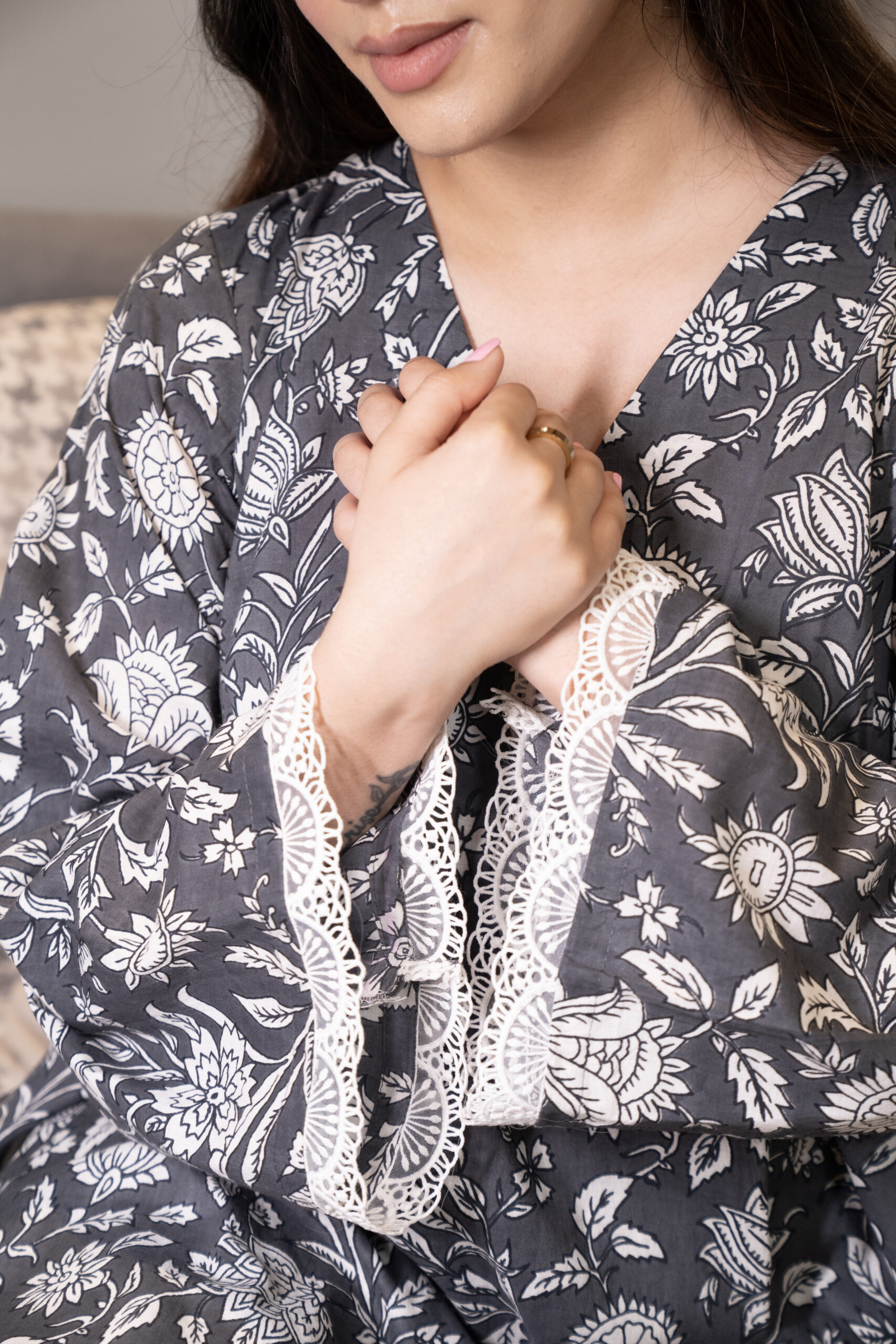 Grey flared kurta with floral motifs and straight pants (Co-ord Set) - Image 6