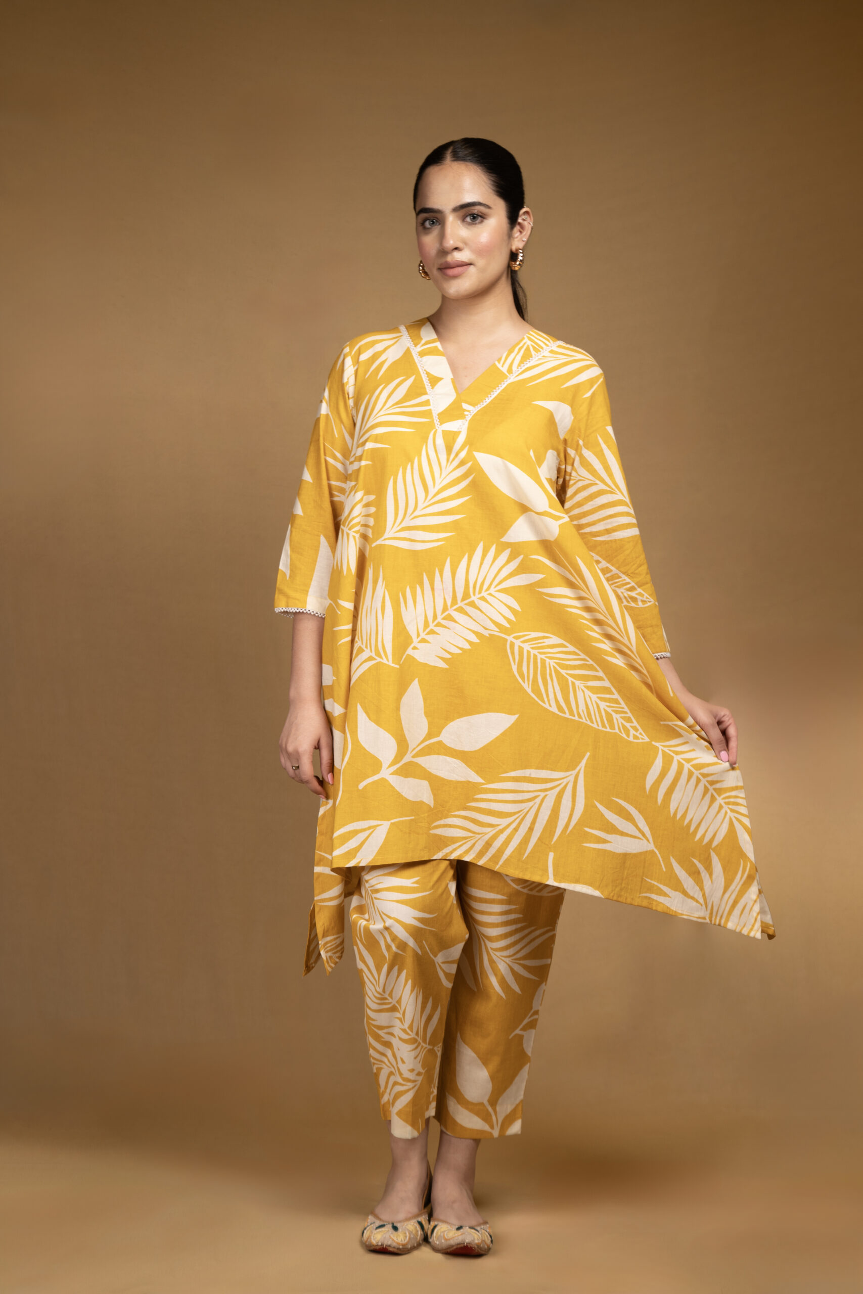 Yellow botanical print asymmetrical kurta with straight pants (Co-ord set) - Image 6