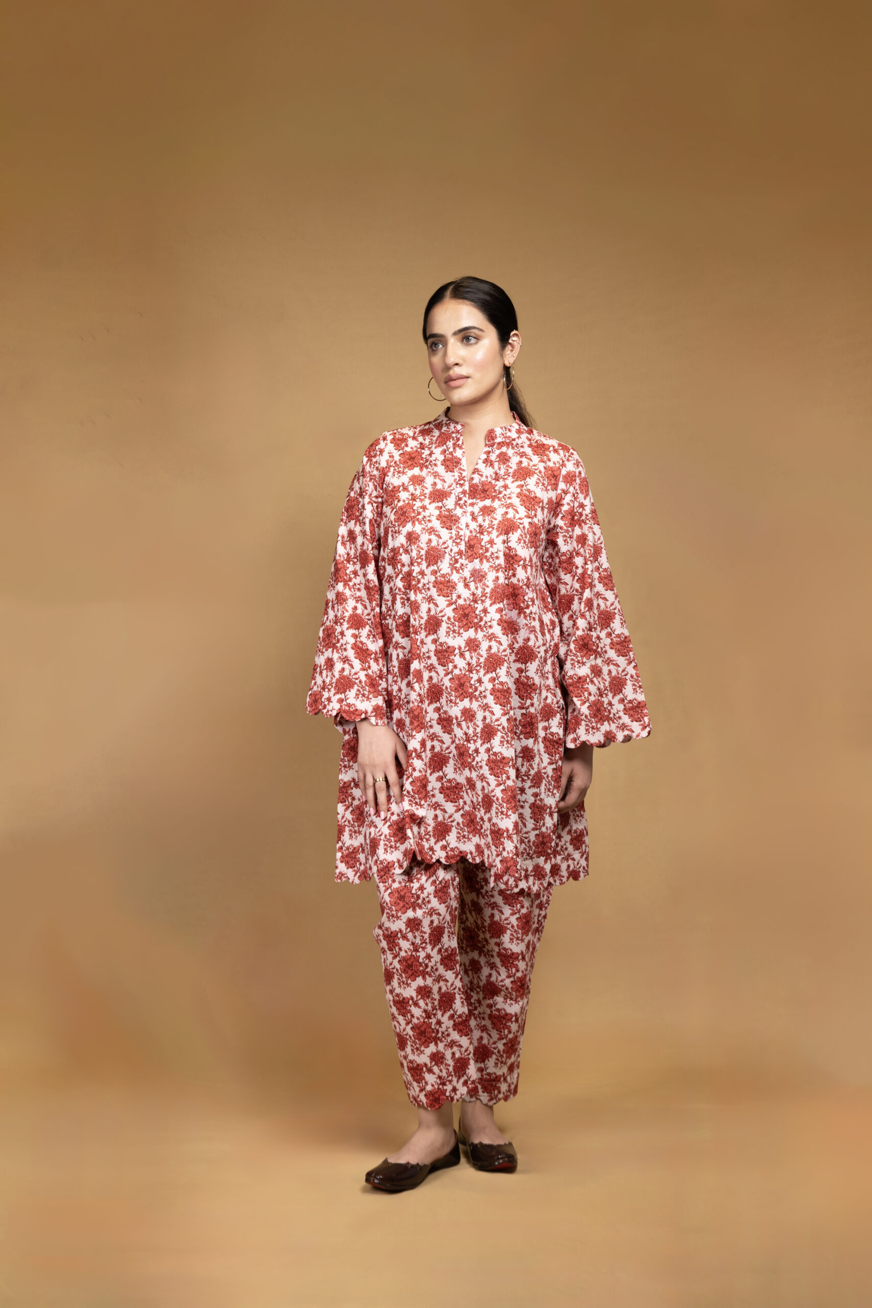 Red floral kurta and pants (Co-ord Set) - Image 2