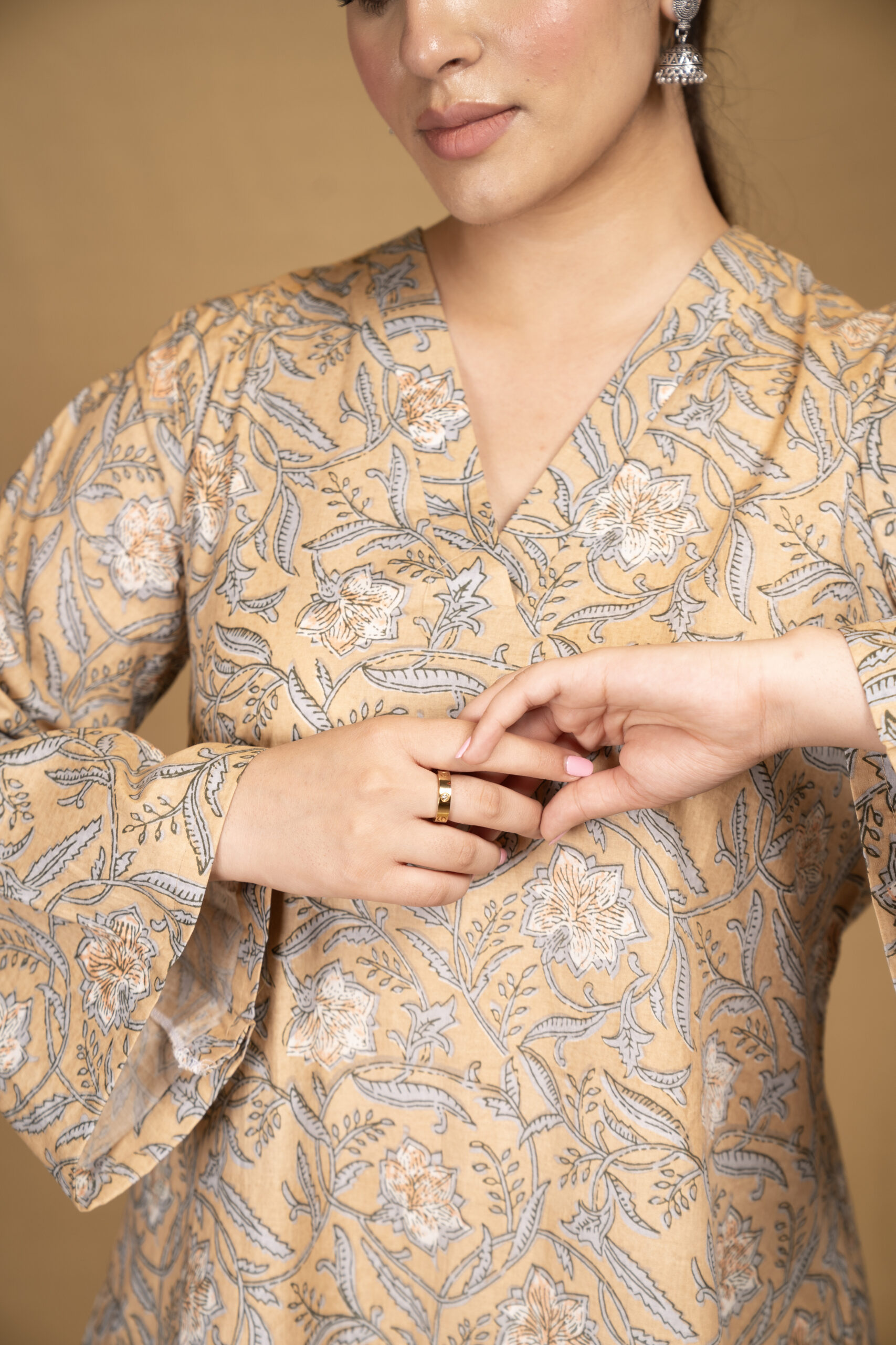 A line printed full sleeves kurta set - Image 4