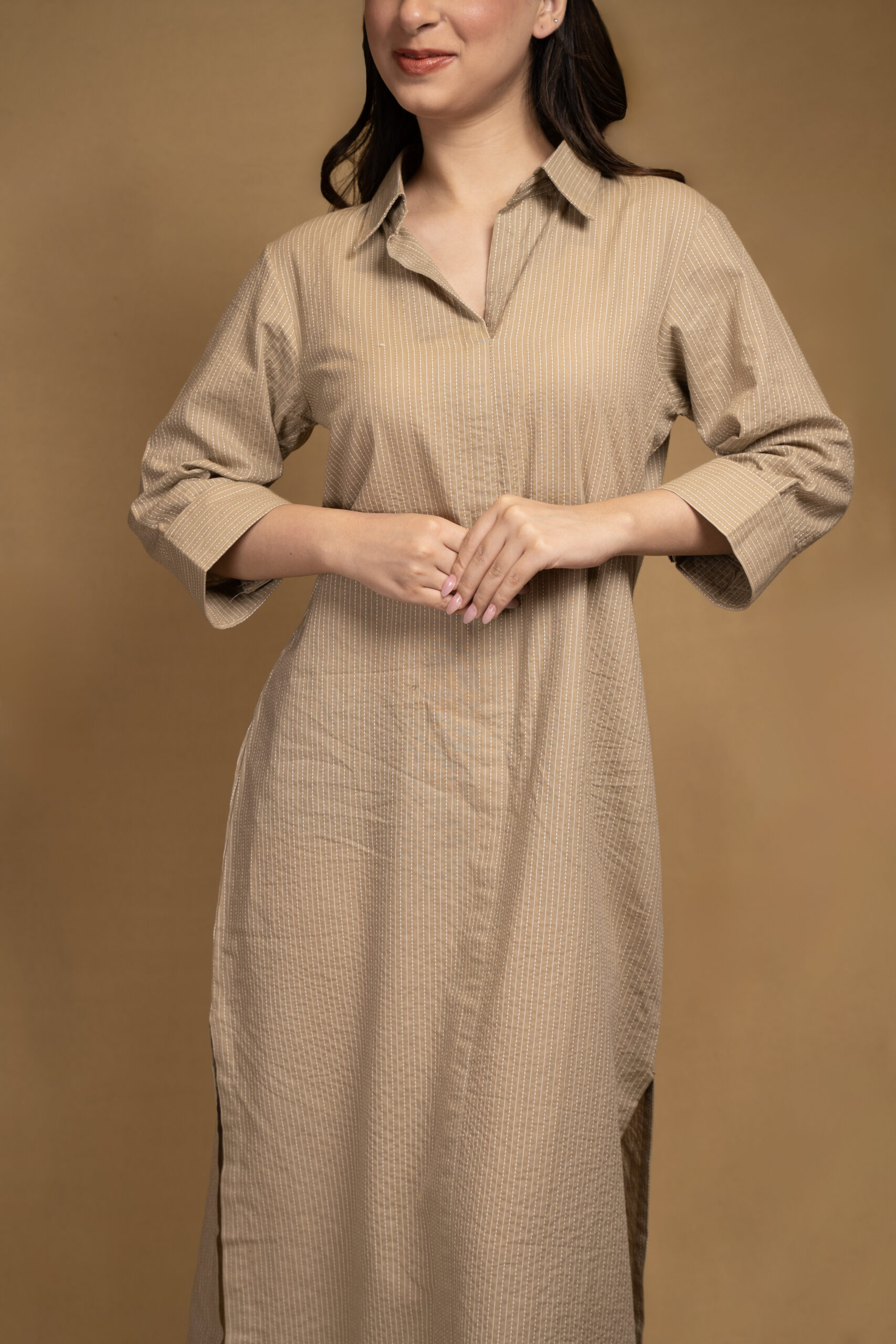 Beige staright collar dress - Image 4