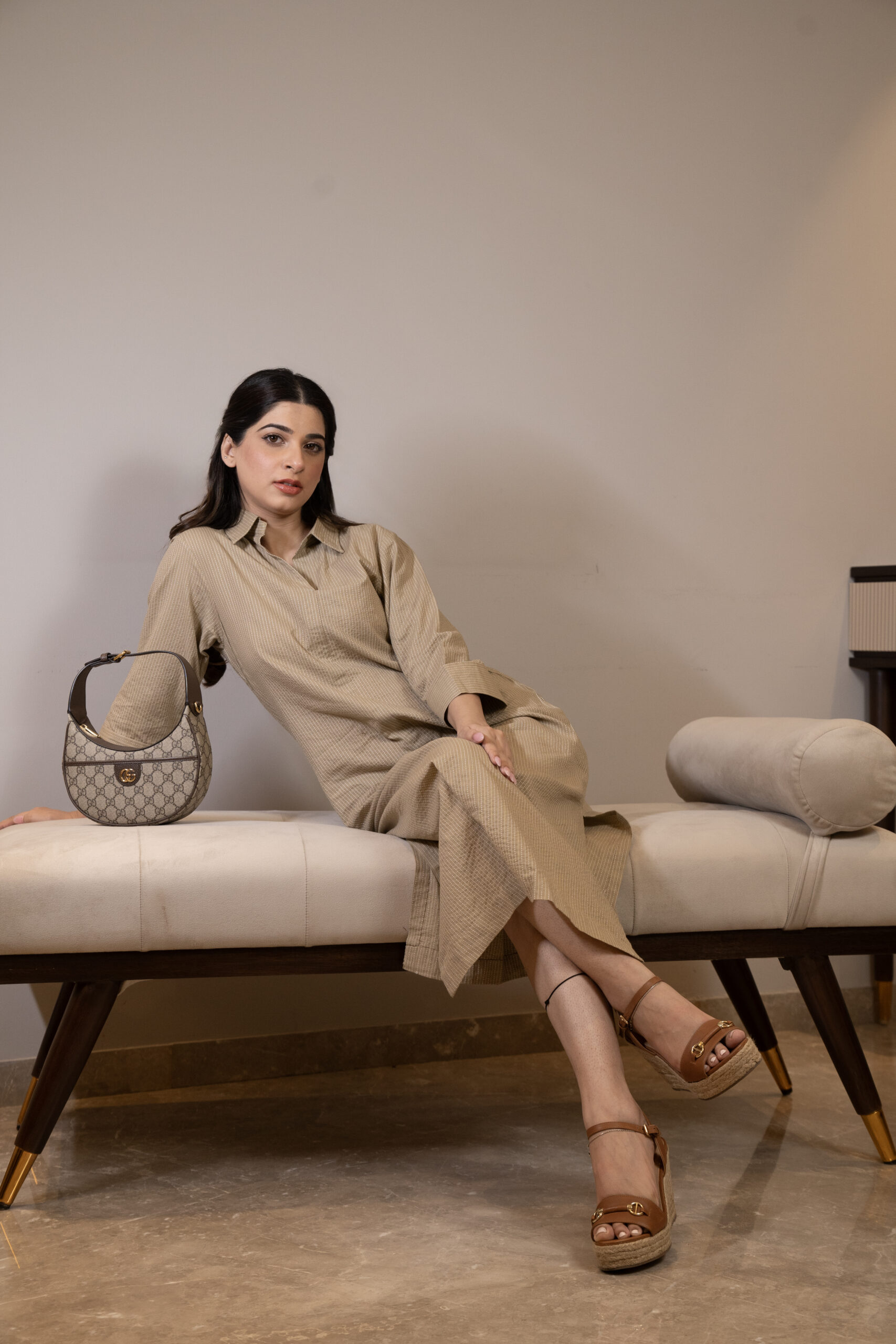 Beige staright collar dress - Image 6