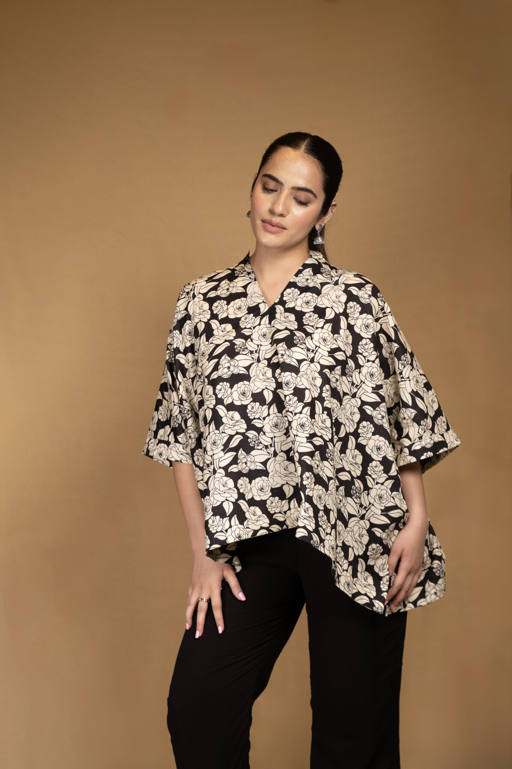 Black and off-white printed floral kaftan top - Image 4