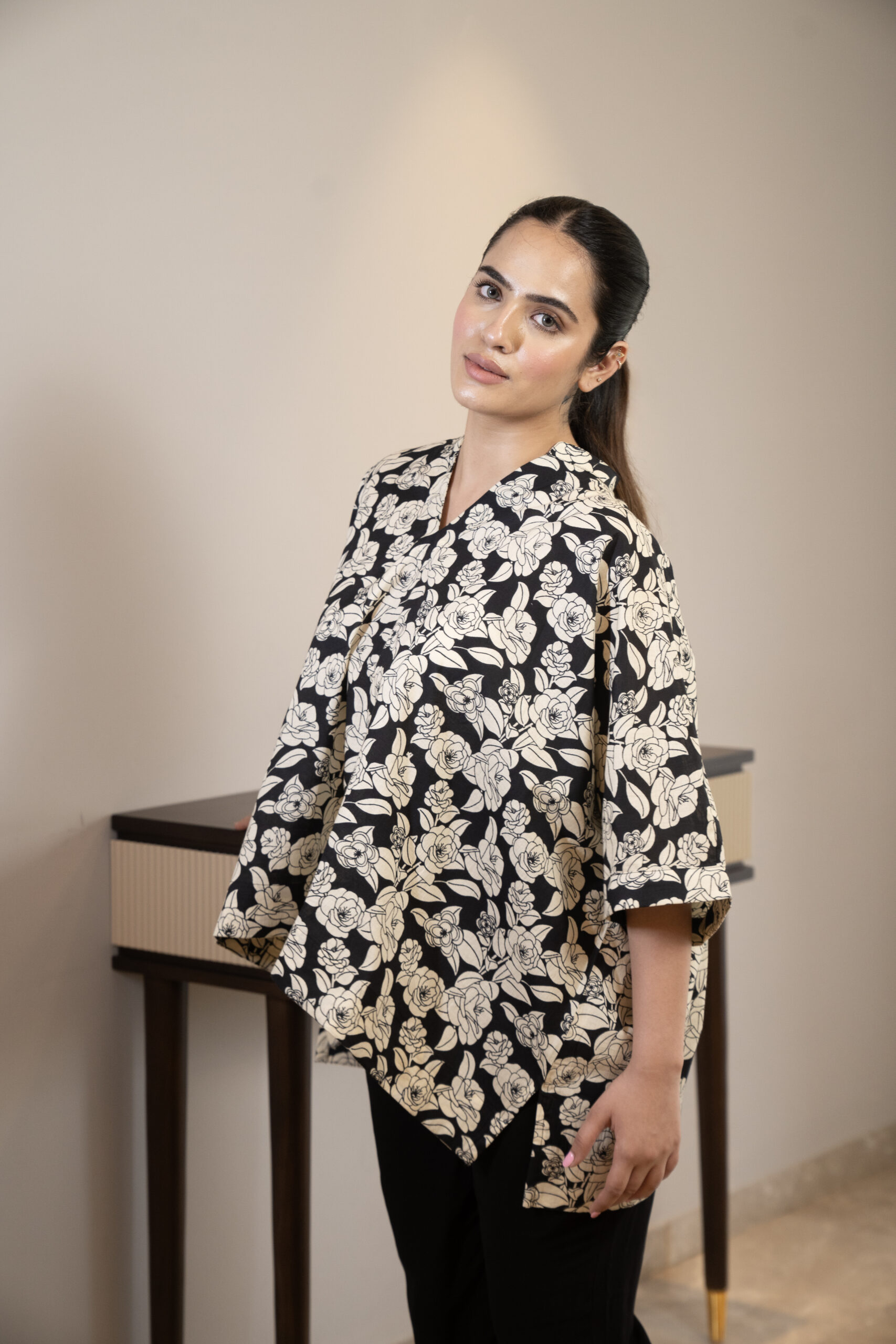 Black and off-white printed floral kaftan top - Image 2