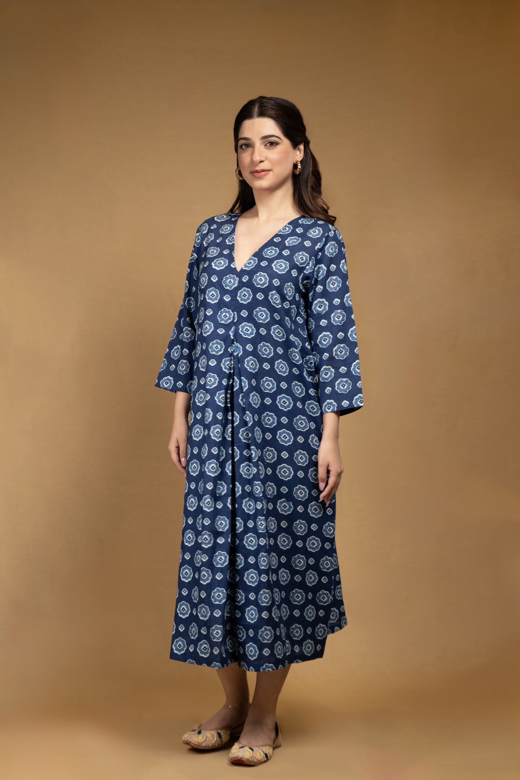 Floral front pleated cotton dress - Image 4