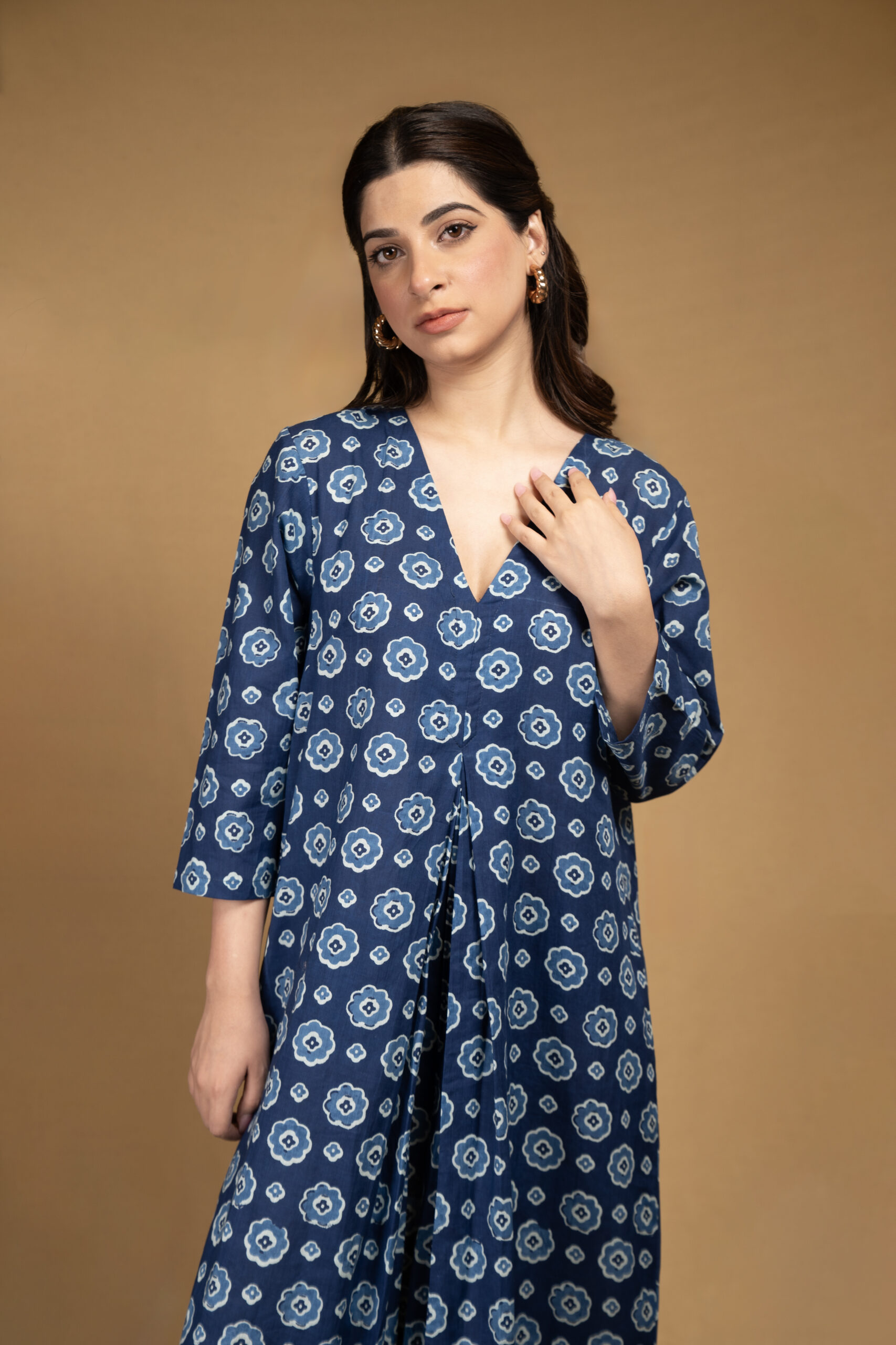 Floral front pleated cotton dress - Image 3